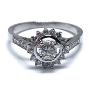 18ct White Gold And Diamond Star Cluster Ring