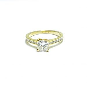 Pre-Owned 18ct Yellow Gold Princess Cut Diamond Ring