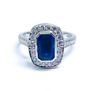 18ct White Gold Sapphire & Diamond Cluster Ring