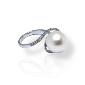 18ct White Gold Fresh Water Pearl & Diamond Ring 0.26ct