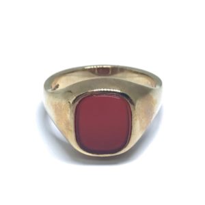 9ct Yellow Gold Cushion Cornelian Signet Ring